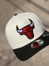 Load image into Gallery viewer, 9Fifty A-Frame Snapback Chicago Bulls Chrome/Black - Green UV
