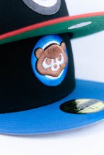 Load image into Gallery viewer, 59Fifty Chicago Cubs Wrigley Ivy Patch 2-Tone Black/Cardinal Blue - Grey UV [P.ROSE]
