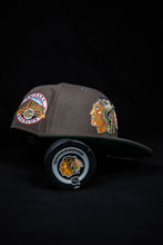 Load image into Gallery viewer, 59Fifty NHL Chicago Blackhawks “Chicago Stadium” [Walnut] - Green UV
