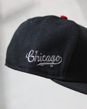 Load image into Gallery viewer, [CHERRY COKE] *PRE-ORDER* 59FIFTY CHICAGO CUBS SCRIPT SIDE HIT W/PIN - ARRIVES EARLY MARCH 2025 BY RAHNNIFITTEDS
