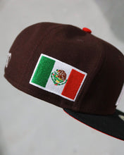 Load image into Gallery viewer, [MEXICAN COKE] *PRE-ORDER* 59FIFTY MEXICO WBC W/MEXICO FLAG W/PIN - ARRIVES EARLY MARCH 2025 BY RAHNNIFITTEDS
