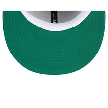 Load image into Gallery viewer, 59Fifty San Francisco Giants Black 2025 Hall of Fame Fitted Hat - Green UV
