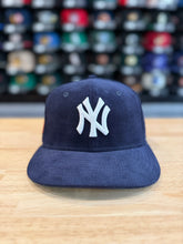 Load image into Gallery viewer, 59Fifty New Era x Seinfeld New York Yankees Corduroy Navy - Green UV
