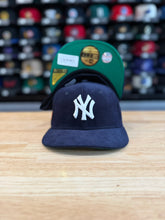 Load image into Gallery viewer, 59Fifty New Era x Seinfeld New York Yankees Corduroy Navy - Green UV
