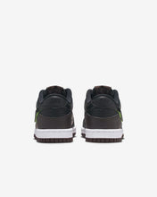 Load image into Gallery viewer, Nike Dunk Low SE (GS) - Particle Rose/Black
