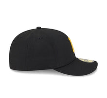 Load image into Gallery viewer, 59Fifty Pittsburgh Pirates New Era Black Tonal Floral Pre Curved Fitted Hat - Green UV
