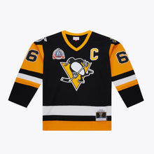 Load image into Gallery viewer, Mitchell &amp; Ness Men&#39;s NHL Mario Lemieux Pittsburgh Penguins Power Play Player Jersey - Black
