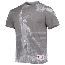 Load image into Gallery viewer, Mitchell &amp; Ness Chicago Bulls Scottie Pippen Above the Rim T-Shirt - Heather Gray
