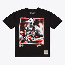 Load image into Gallery viewer, Men's Mitchell &amp; Ness Scottie Pippen Chicago Bulls Freeze Frame Classic T-Shirt - Black
