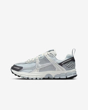 Load image into Gallery viewer, Nike Vomero 5 (GS) - Pure Platinum/Metallic Silver
