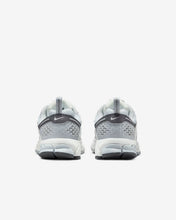 Load image into Gallery viewer, Nike Vomero 5 (GS) - Pure Platinum/Metallic Silver
