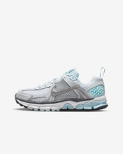 Load image into Gallery viewer, Nike Vomero 5 BG - Pure Platinum/Metallic Silver
