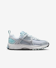 Load image into Gallery viewer, Nike Vomero 5 BG - Pure Platinum/Metallic Silver
