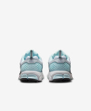 Load image into Gallery viewer, Nike Vomero 5 BG - Pure Platinum/Metallic Silver
