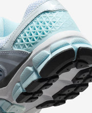 Load image into Gallery viewer, Nike Vomero 5 BG - Pure Platinum/Metallic Silver
