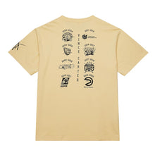 Load image into Gallery viewer, Mitchell &amp; Ness NBA 2024 HOF Premium SS Tee Vince Carter - Cream
