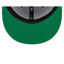 Load image into Gallery viewer, 59Fifty Chicago White 2-Tone 2005 World Series - Green UV
