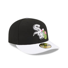 Load image into Gallery viewer, 59Fifty Chicago White Sox New Era Black 2T 2026 Spring Training Pre Curved Fitted Hat - Gray UV
