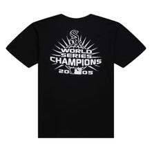 Load image into Gallery viewer, Men&#39;s Mitchell &amp; Ness Chicago White Sox 2005 World Series Champions T-Shirt - Black
