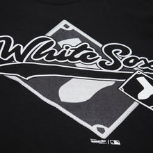 Load image into Gallery viewer, Men&#39;s Mitchell &amp; Ness Chicago White Sox 2005 World Series Champions T-Shirt - Black
