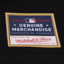 Load image into Gallery viewer, Men&#39;s Mitchell &amp; Ness Chicago White Sox 2005 World Series Champions T-Shirt - Black
