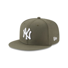 Load image into Gallery viewer, 59Fifty New York Yankees MLB Basic Olive - Grey UV
