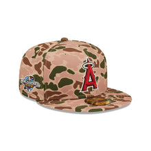 Load image into Gallery viewer, 59Fifty Anaheim Angels &quot;Duck Camo&quot; 2002 World Series - Orange UV
