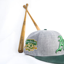 Load image into Gallery viewer, 59Fifty Oakland A&#39;s &quot;ROTY&quot; Jackie Robinson Award 2-Tone Heather Grey/Green - Grey UV
