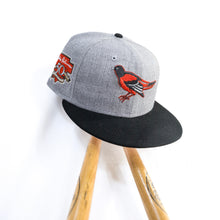 Load image into Gallery viewer, 59Fifty Baltimore Orioles &quot;ROTY&quot; Jackie Robinson Award 2-Tone Heather Grey/Black- Grey UV
