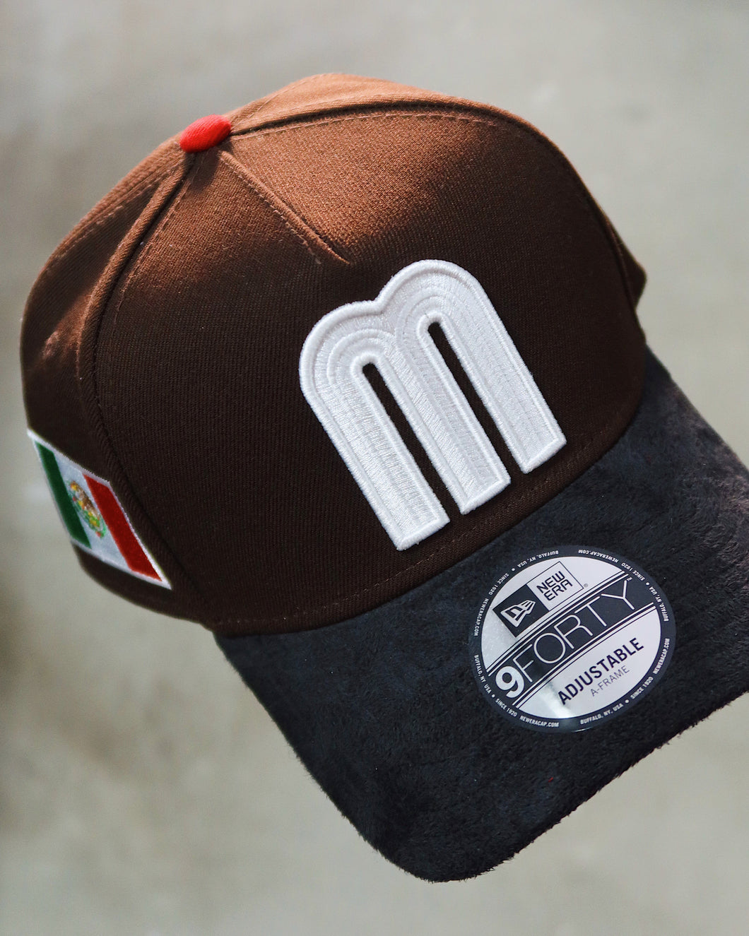 [MEXICAN COKE] 9FORTY A-FRAME CHICAGO BURNT WOOD/BLACK SUEDE - RED UV