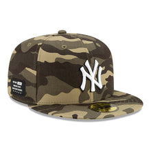 Load image into Gallery viewer, 59Fifty New York Yankees 2021 Armed Forces Day Camo - Black UV
