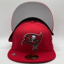 Load image into Gallery viewer, 59Fifty Tampa Bay Buccaneers Patch Up Super Bowl XXXVII Red - Grey UV
