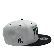Load image into Gallery viewer, 9Fifty New York Yankees ALT Retro Title 2-Tone Snapback  White/Navy - Grey UV
