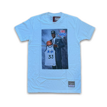Load image into Gallery viewer, Mitchell &amp; Ness HWC Draft Day Graphic Tee Orlando Magic Shaquille O&#39;Neal - White
