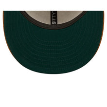 Load image into Gallery viewer, 59Fifty San Francisco Giants Corduroy Visor x New Era 2012 World Series - Dark Green UV
