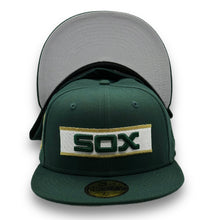 Load image into Gallery viewer, 59Fifty Chicago White Sox St. Patrick&#39;s Day 75 Years Dark Green - Grey UV
