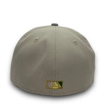 Load image into Gallery viewer, 59Fifty 2.0 Chicago White Sox St. Patrick&#39;s Day 75 Years 2-Tone Stone/Grey - Green UV
