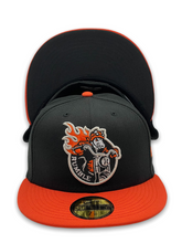 Load image into Gallery viewer, 59Fifty On Field MiLB Binghamton Rumble Ponies 2-Tone Black/Orange - Black UV
